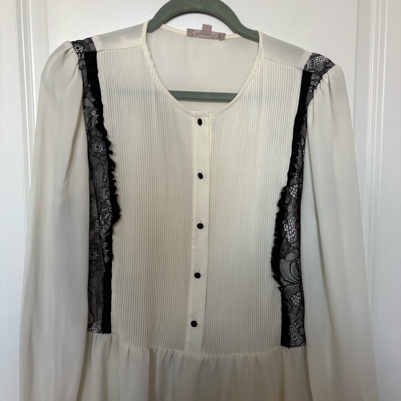 ❗️FINAL❗️Nanette Lepore Cream and Black Lace Pin-tuck Blouse Large - Picture 5 of 10